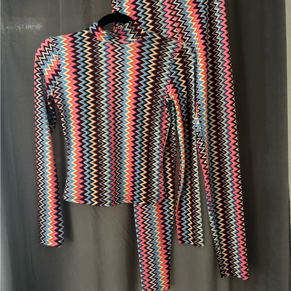 Two piece women zigzag set